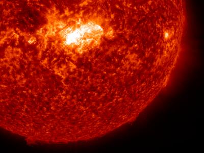 NASA's Solar Dynamics Observatory Sees Sun Emit a Mid-Level Solar Flare