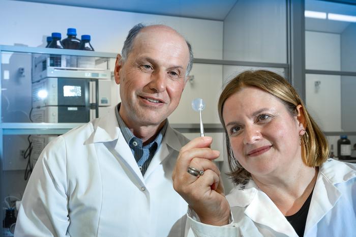 Dr Anja Marinow and Professor Dr Wolfgang Binder