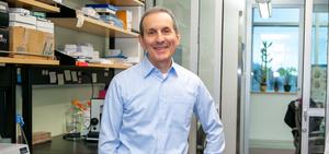 Dr Daniel Drucker in his lab at the Lunenfeld-Tanenbaum Research Institute