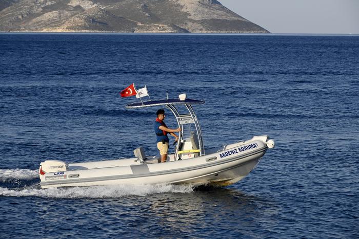 Marine ranger enforces no-fishing zone near Kas, Turkiye