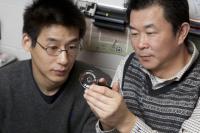 Seeing In Stereo:  Engineers Invent Lens for 3-D Microscope (3 of 3)