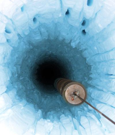 Mile-and-a-half Ice Hole at So [IMAGE] | EurekAlert! Science News Releases