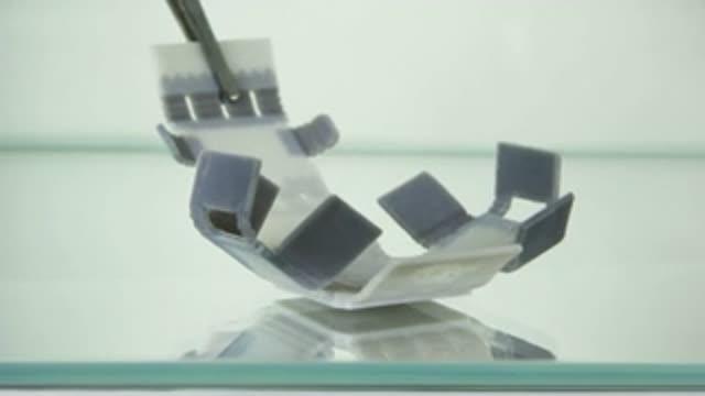 4-D Technology Allows Self-Folding of Complex Objects