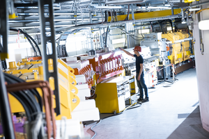 Heavy-ion synchrotron SIS18 — exterior view.