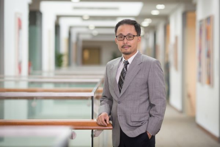 SMU Associate Professor Forrest Zhang