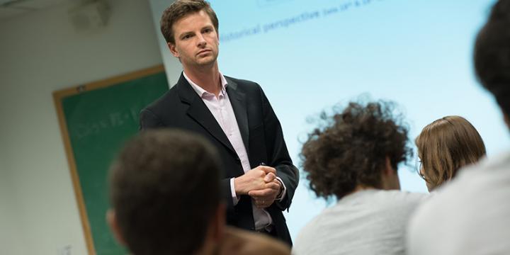 Professor Kenneth De Roeck, University of Vermont 