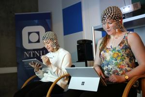 Hand- and typewriting EEG