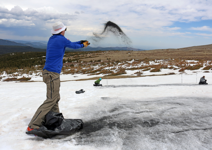 Tossing sand