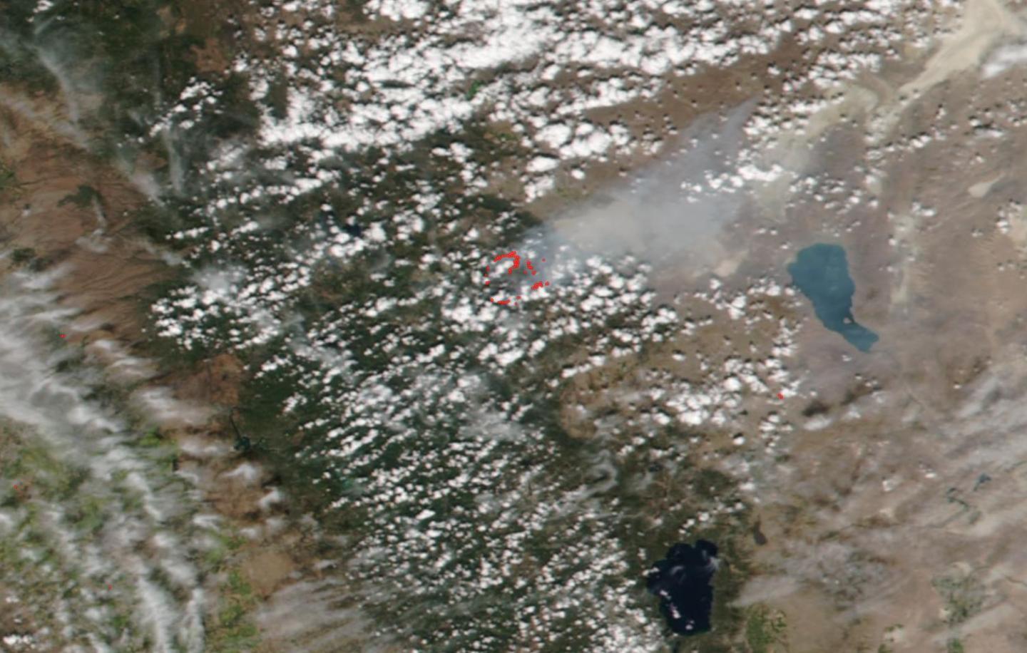 California's Walker Fire Spotted by NASA/NOAA Suomi NPP Satellite