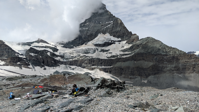 Installing Matterhorn seismic reference station