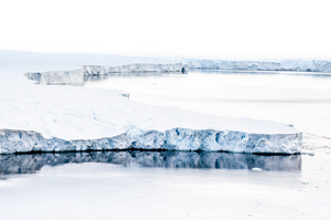 7. Vanderford Glacier reflection (R. Jones).jpg