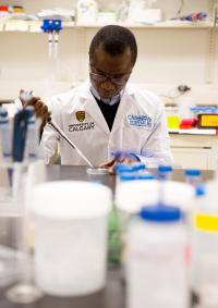 Kingsley Ibhazehiebo in the Kurrasch Lab