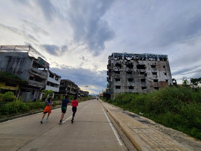 Morning joggers at Marawi City