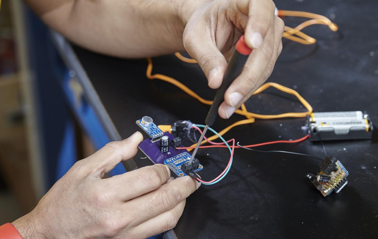 Electronics for the LoCHAid