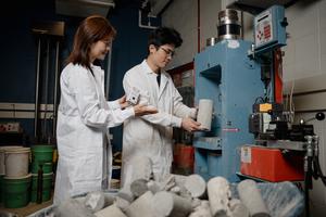 Lab testing of Purdue concrete sensor technology