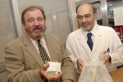 Drs. Ahamed Idris (right) and Paul Pepe