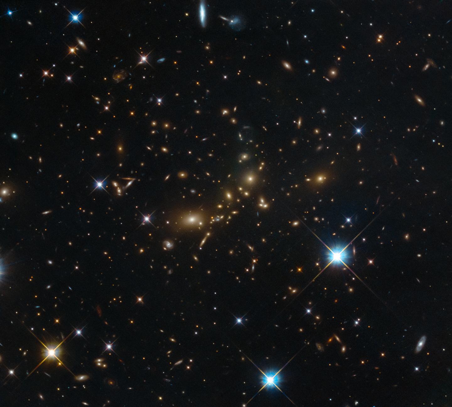 Hubble View of Massive Galaxy Cluster