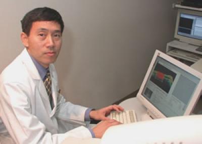 Ophthalmologist Dr. Yu-Guang