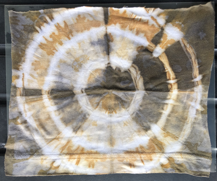 How to tie-dye cotton with acorns and rust