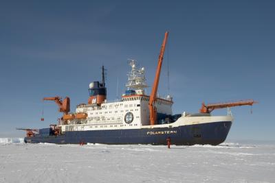 400-foot-long Research Icebreaker Dredges Up Ancient Rock