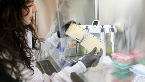 Scientist Kate Crawford in the lab at Gladstone Institutes in San Francisco