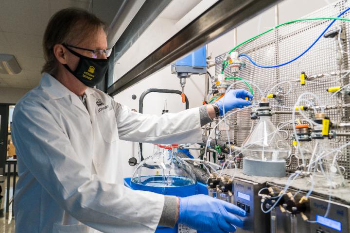 Dr. Michael Organ Using the Flow Reactor System