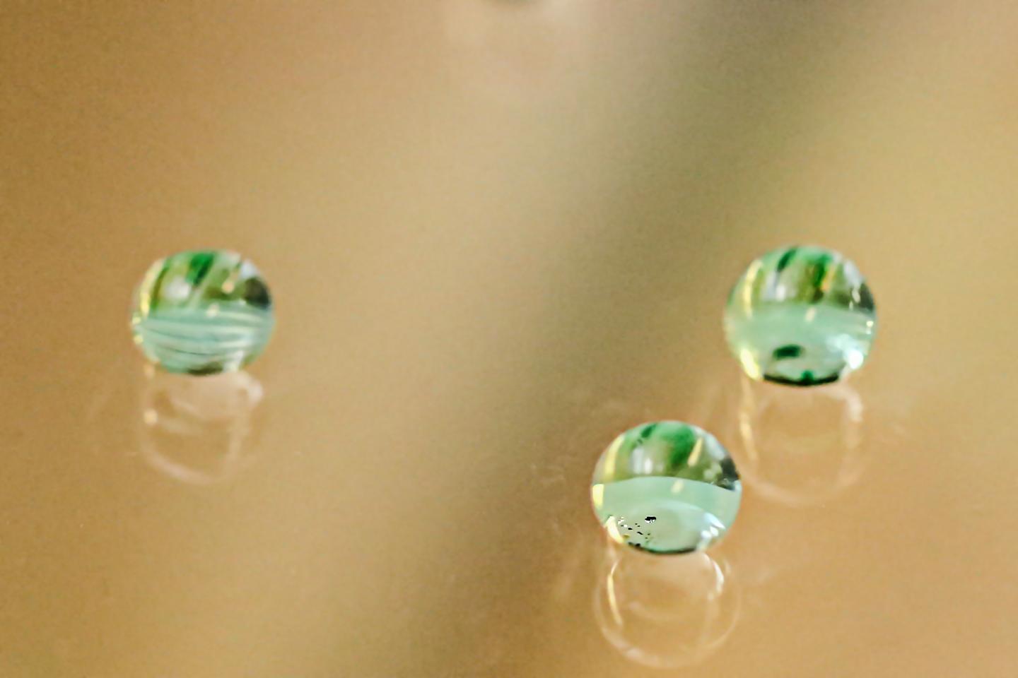 New Study Visualizes Motion of Water Molecules, Promises New Wave of Electronic Devices