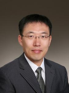 Woo-Suk Chang, professor of biology at UTA and principal investigator on the USDA grant