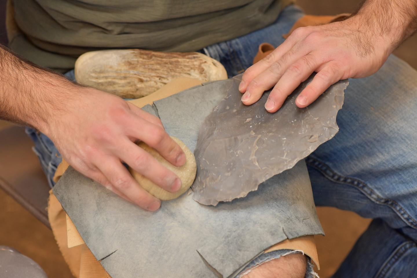 Metin Eren Demonstrates Flint Knapping