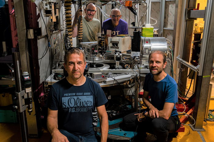 The team from TU Wien, INRiM Turin and ILL Grenoble