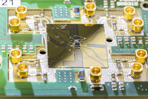 Semiconductor quantum chip