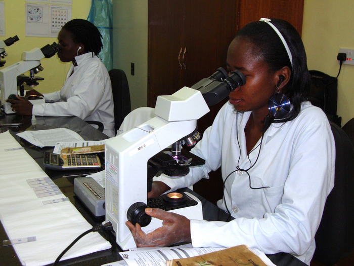 Lab Technicians IMAGE EurekAlert Science News Releases   Public