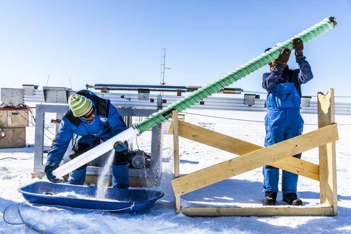 Testing the Prototype of the Mini-Subglacior Experimental Probe