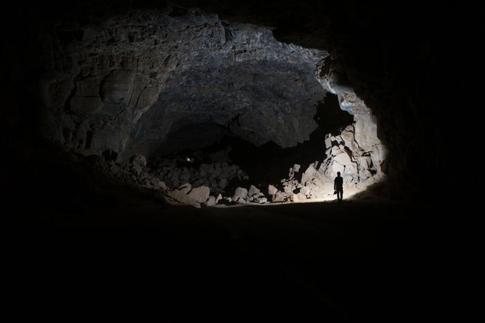 First evidence for human occupation of a lava tube in Arabia: The archaeology of Umm Jirsan Cave and its surroundings, northern Saudi Arabia