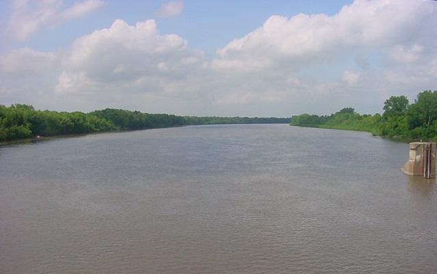 Illinois River at Valley City