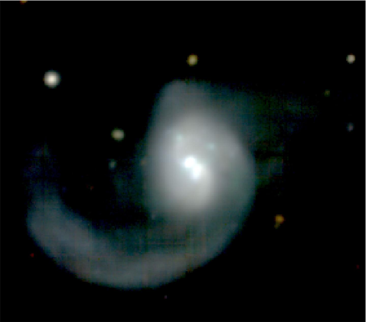 Active galaxy ESO 253-3