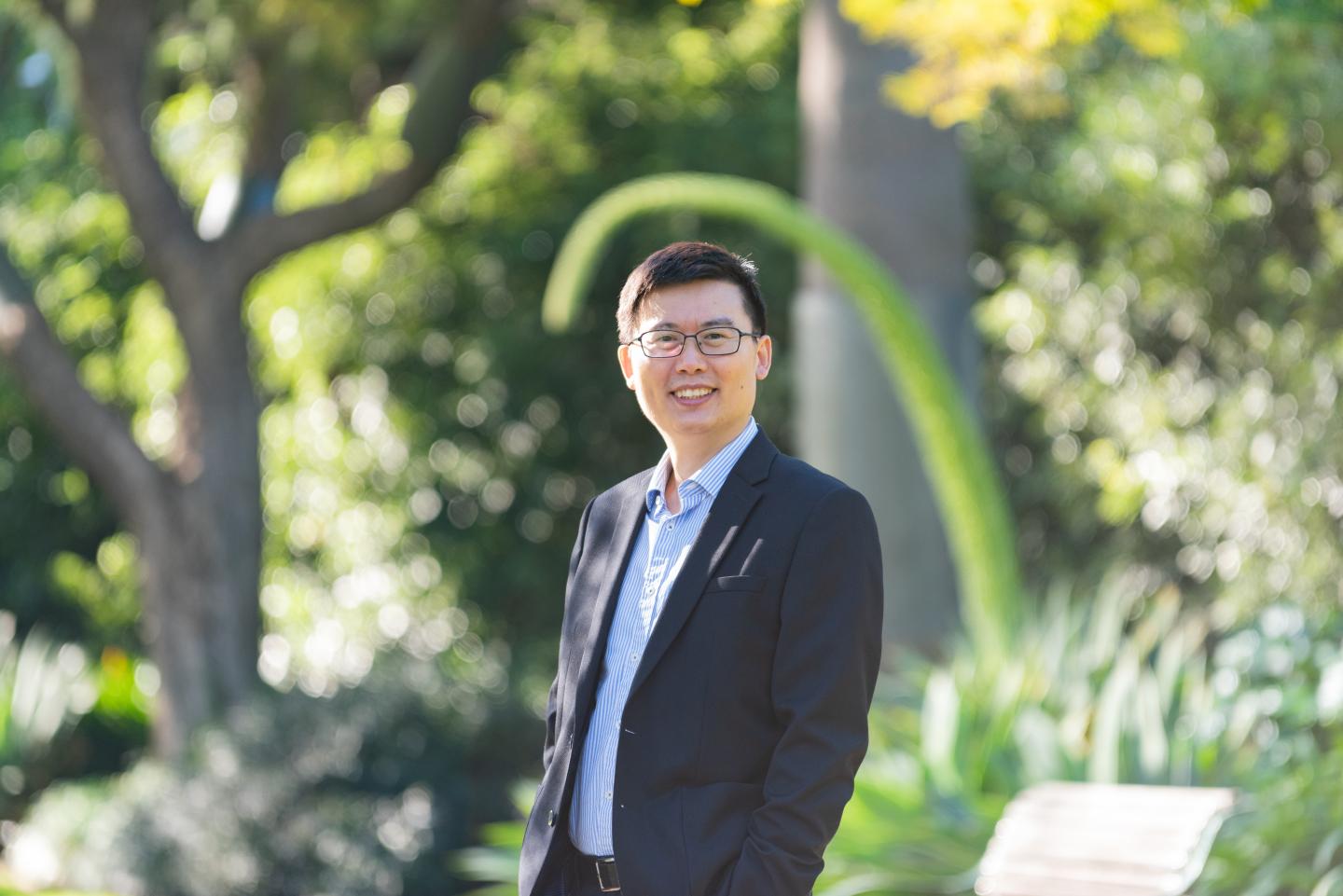 Professor Yuming Guo