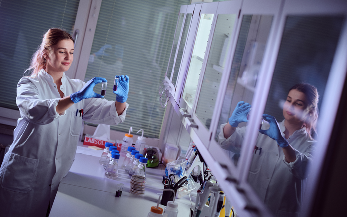 PhD student Annette Munch Nielsen in the lab