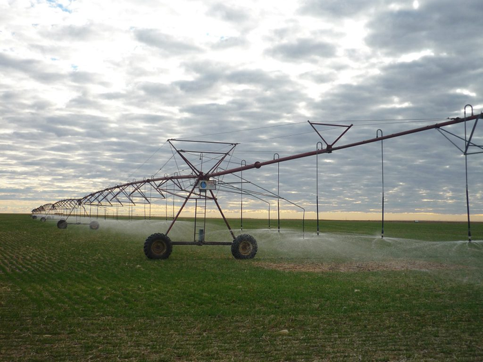 Central pivot irrigation system