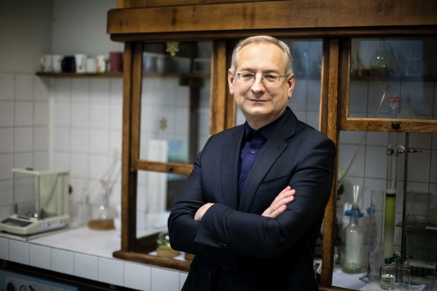 Professor Vytautas Getautis, the head of the KTU research group behind the invention