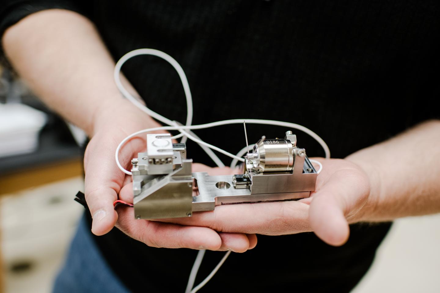 Understanding lithium to build better batteries