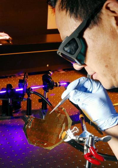 Piezotronic Logic (3 of 3)