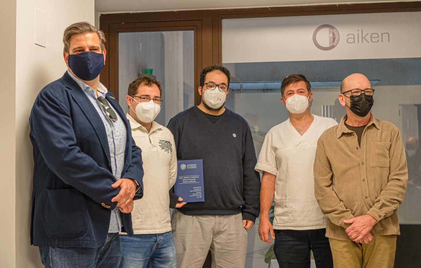 Researchers from the UPV, the UV and the AIKEN Foundation have designed the first totally transparent trifocal corneal inlay