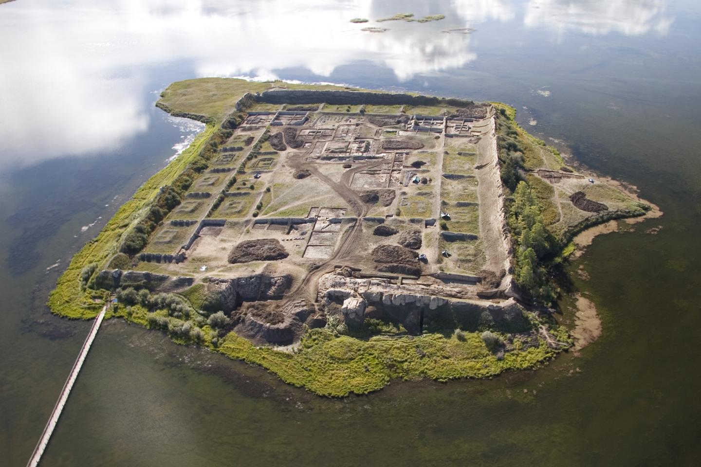 Por-Bajin, aerial view from the west