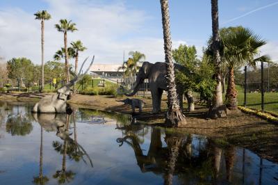 The La Brea Tar Pits, Exterior
