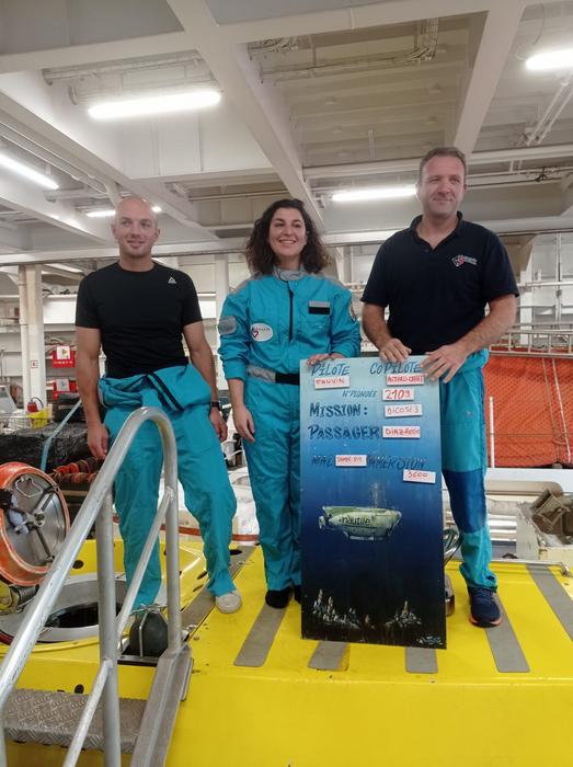 Coral Diaz-Recio Lorenzo (middle) diving with the French submersible Nautile to collect samples from the hydrothermal vents.