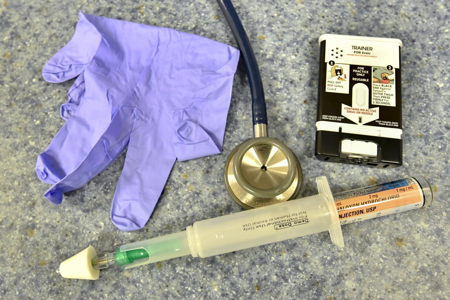 Glove, Stethescope, Syringe, Trainer