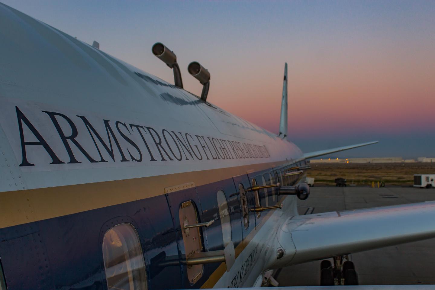 Air Sampling Inlets on the NASA DC-8 Aircraft