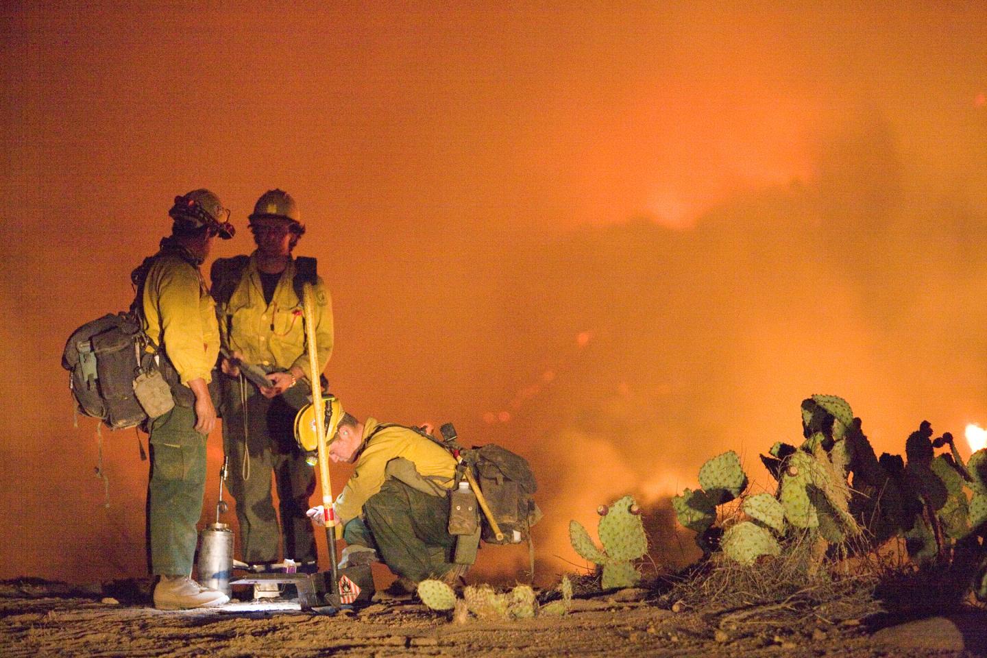 Firefighers at the Poomacha, Calif., Fire in 2007.