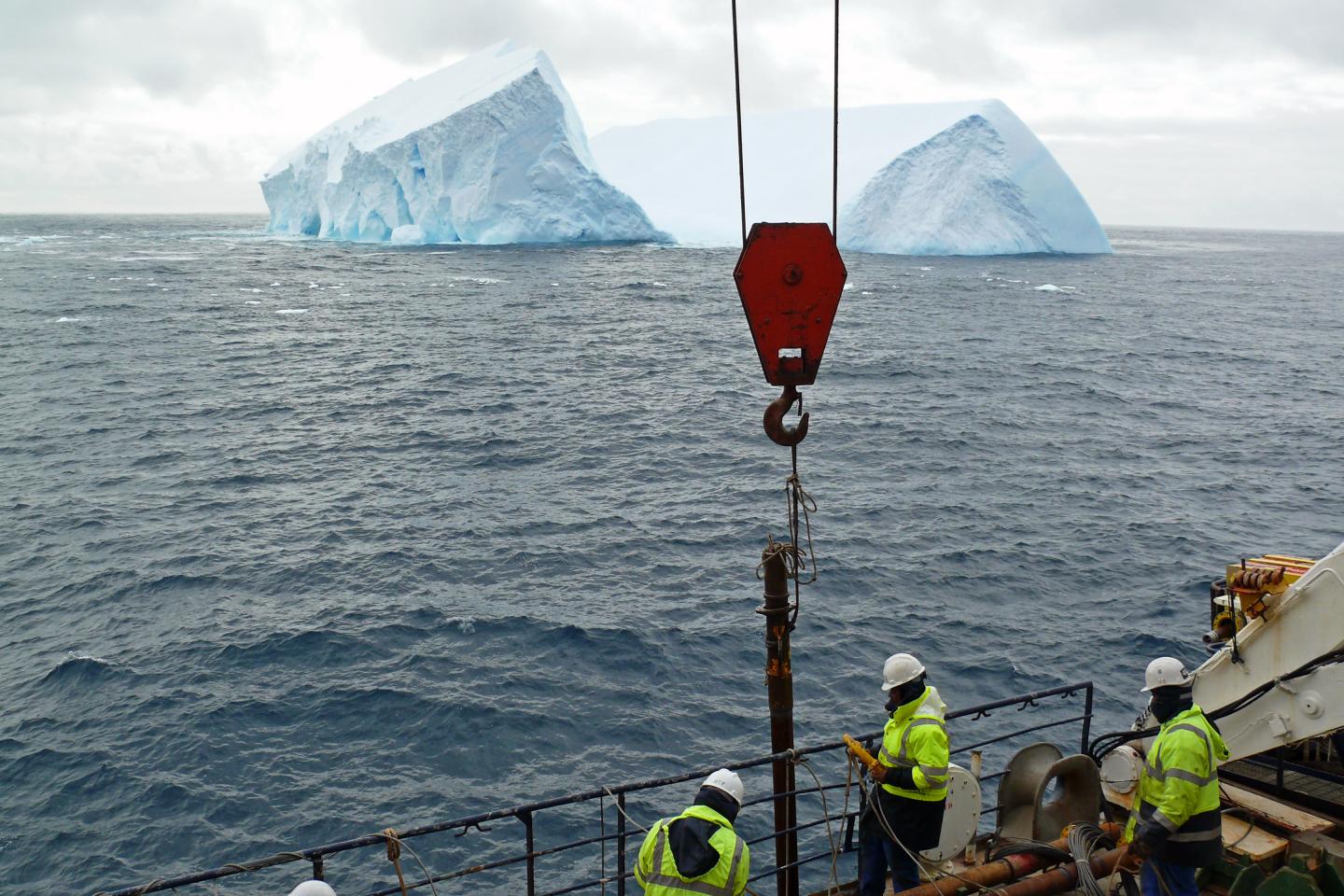Cores of sediment from ocean floor provide information about Antartica's past